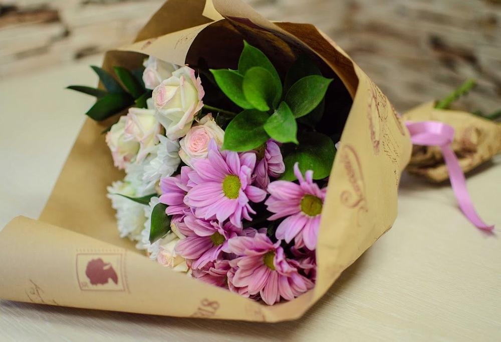 Букет цветов из: Розы и Хризантемы в Поселок дачного хозяйства Жуковка