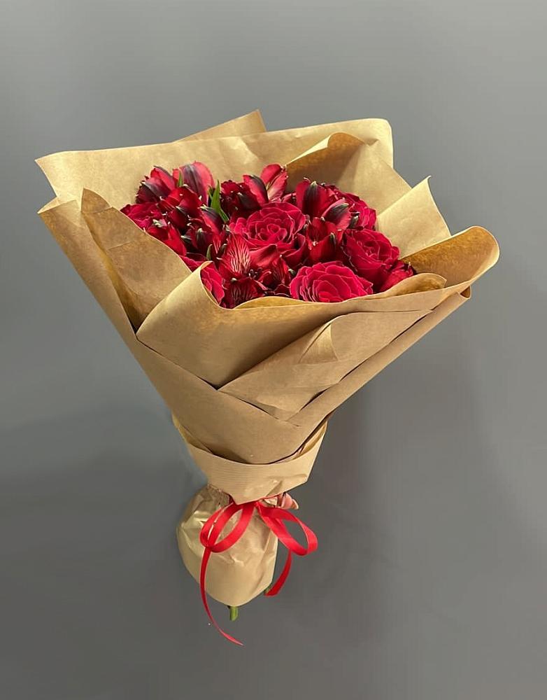 Букет цветов из: Альстромерии и Розы в Поселок дачного хозяйства Жуковка