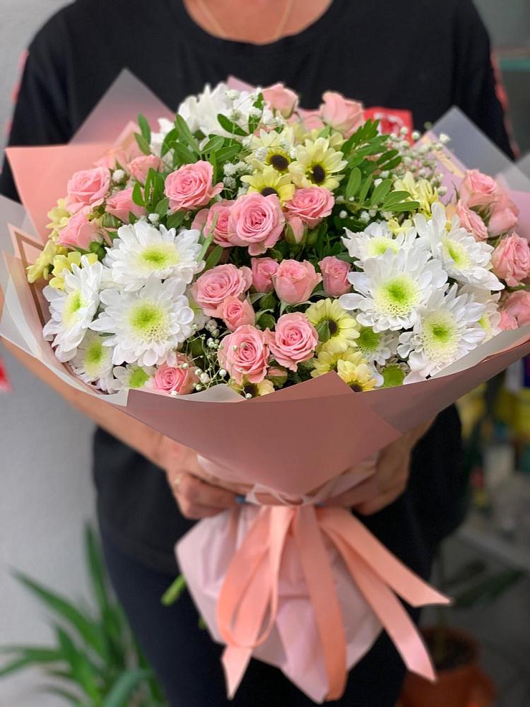 Букет цветов из: Розы и Хризантемы в Поселок дачного хозяйства Жуковка