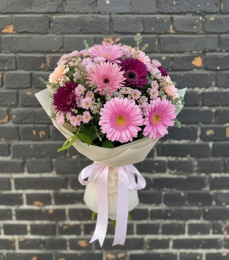 Букет цветов из: Герберы и Хризантемы в Поселок дачного хозяйства Жуковка