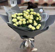 Букет Белые кустовые розы Солинеро в Поселок дачного хозяйства Жуковка