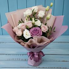 Букет цветов из:  Розы и Лизиантусы в Поселок дачного хозяйства Жуковка