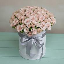 Цветочная композиция из Розы в шляпной коробке в Поселок дачного хозяйства Жуковка