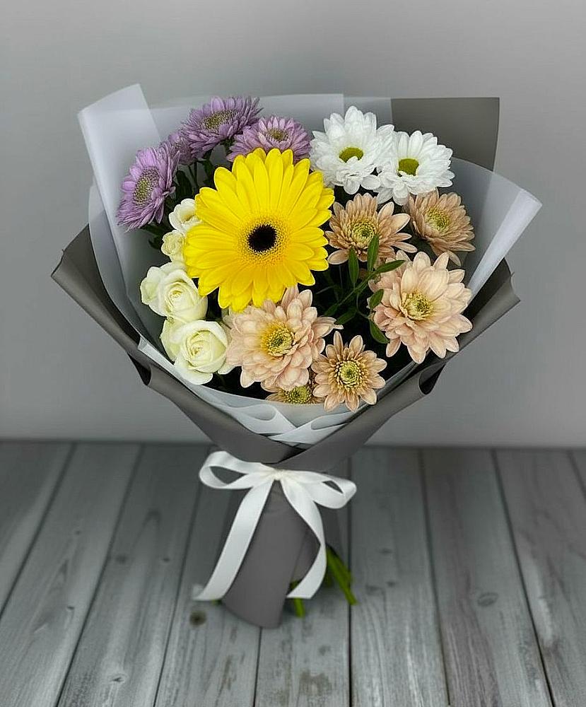 Букет цветов из: Розы, Герберы и Хризантемы в Поселок дачного хозяйства Жуковка