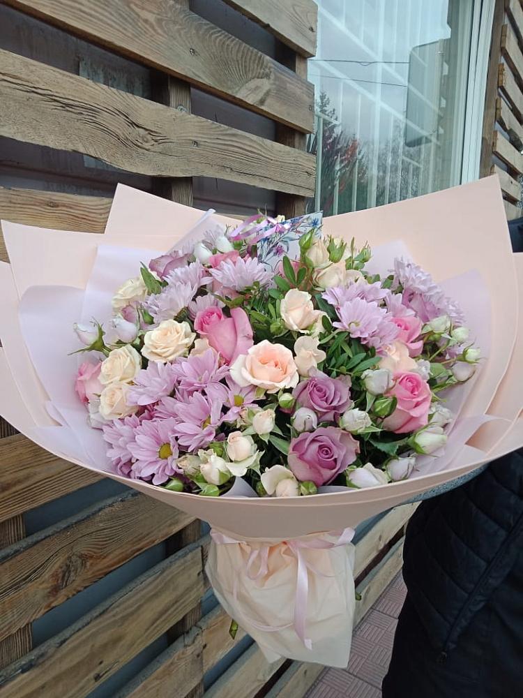 Букет цветов из: Розы и Хризантемы в Поселок дачного хозяйства Жуковка