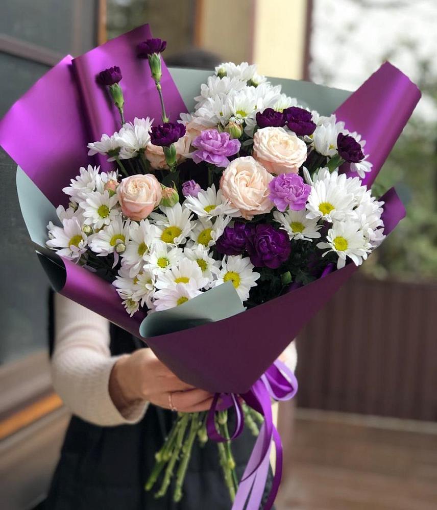 Букет цветов из: Хризантемы, Гвоздики и Розы в Поселок дачного хозяйства Жуковка