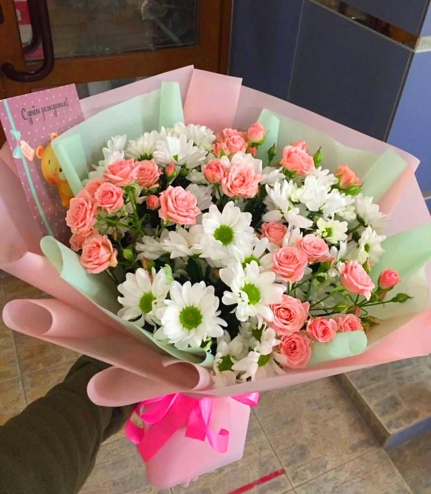 Букет цветов из: Розы и Хризантемы в Поселок дачного хозяйства Жуковка