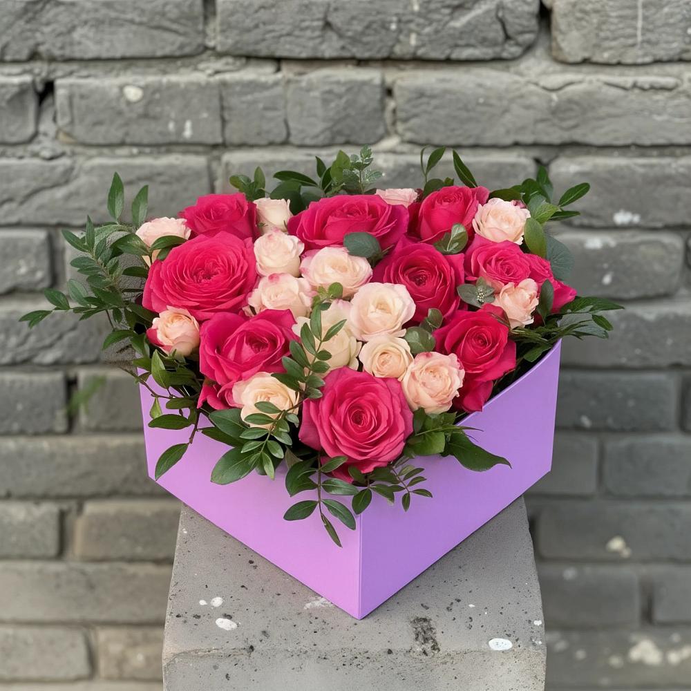 Цветочная композиция из Розы в коробке в Поселок дачного хозяйства Жуковка