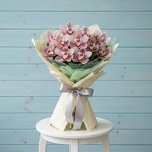 Букет цветов из:  Орхидеи и Розы #REPLACE_PRED# Поселок дачного хозяйства Жуковка