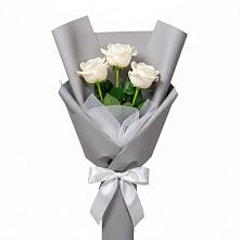 Букет 3 белые розы в Поселок дачного хозяйства Жуковка