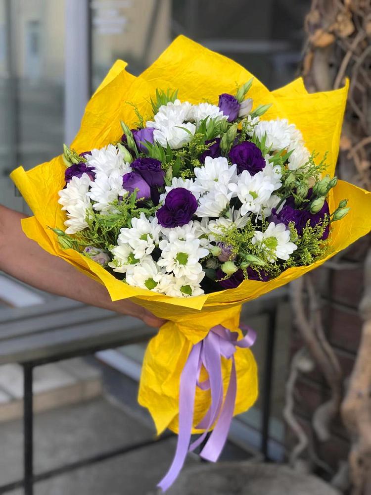 Букет цветов из: Ирисы, Хризантемы и Ромашки в Поселок дачного хозяйства Жуковка