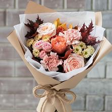 Букет цветов из:  Гвоздики, Хризантемы и Розы в Поселок дачного хозяйства Жуковка