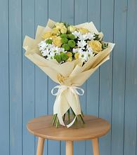 Букет цветов из:  Хризантемы и Розы в Поселок дачного хозяйства Жуковка