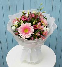 Букет цветов из:  Герберы, Альстромерии и Лизиантусы в Поселок дачного хозяйства Жуковка