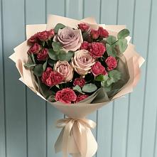 Букет цветов из:  Гвоздики и Розы в Поселок дачного хозяйства Жуковка