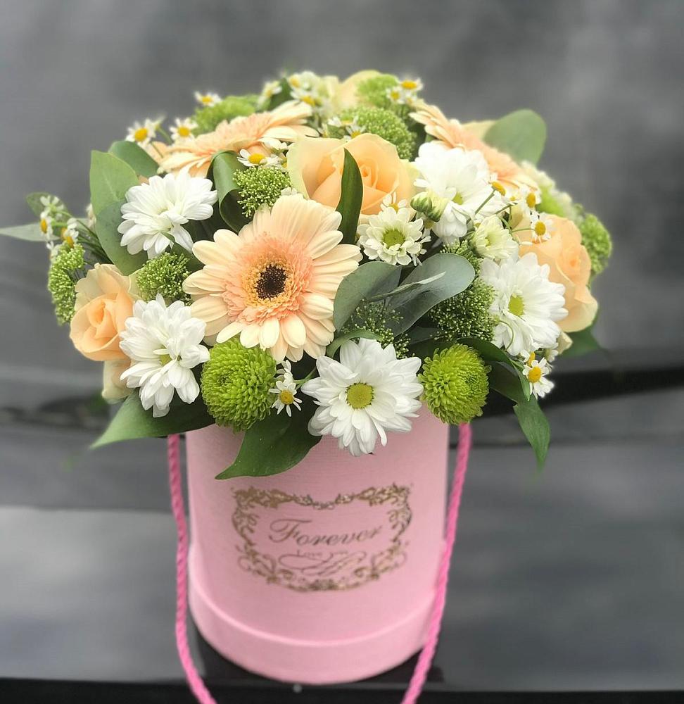 Цветочная композиция из Розы, Герберы и Хризантемы в шляпной коробке в Поселок дачного хозяйства Жуковка