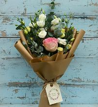 Букет цветов из:  Розы и Лизиантусы в Поселок дачного хозяйства Жуковка