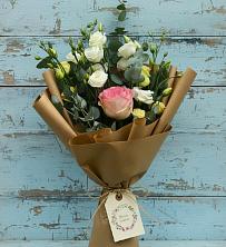Букет цветов из:  Розы и Лизиантусы в Поселок дачного хозяйства Жуковка