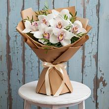 Букет цветов из:  Орхидеи и Розы в Поселок дачного хозяйства Жуковка