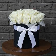 Цветочная композиция из Розы в шляпной коробке #REPLACE_PRED# Поселок дачного хозяйства Жуковка