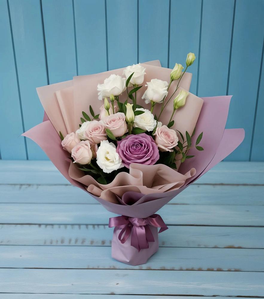 Букет цветов из: Розы и Лизиантусы в Поселок дачного хозяйства Жуковка